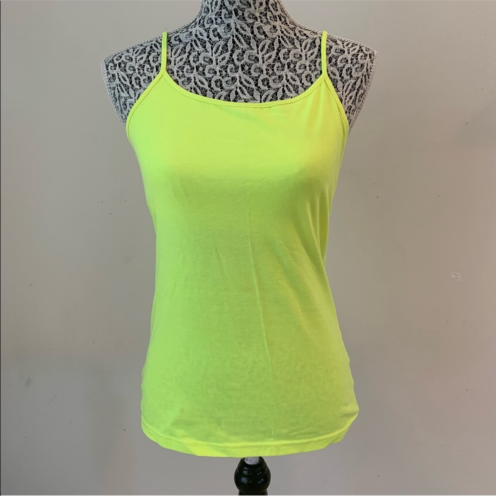 GAP tank top never been worn. Women’s Medium